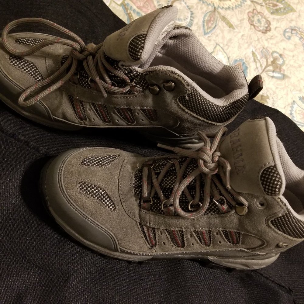 Brahma Waterproof Shoe, GUC, Size 9